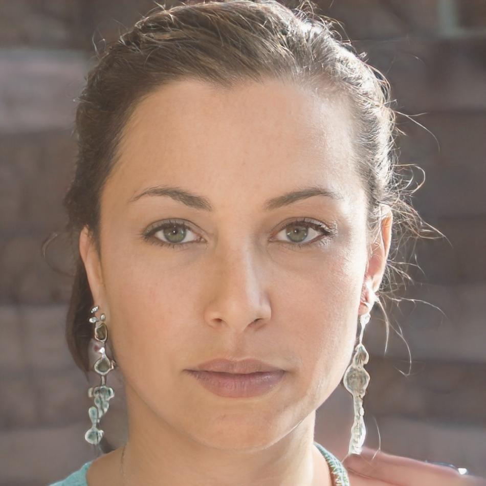 Portrait of Luna Petrov, DevOps Testing Consultant